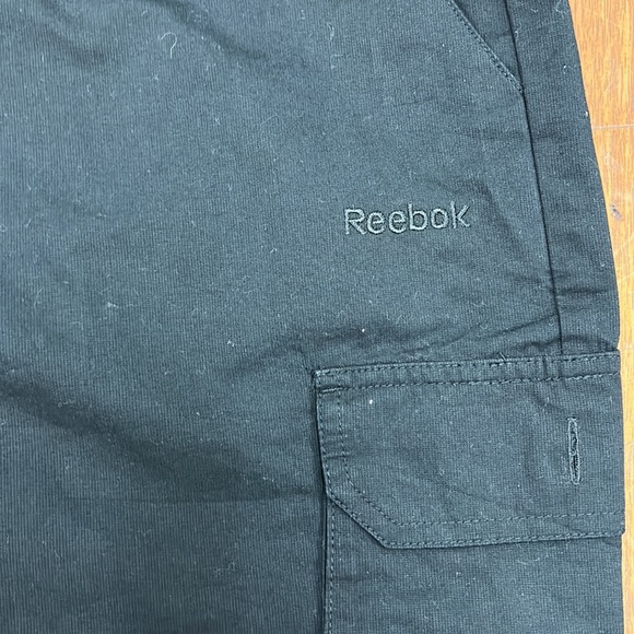 Reebok cargo shorts, size medium - Picture 2 of 6